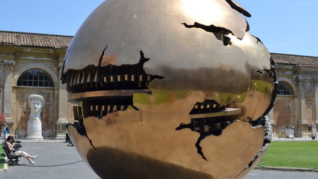 Skulptur Sfera con sfera Arnaldo Pomodoro Musei Vaticani